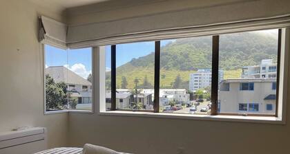 Retro Charm in the Mount