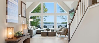 LUXE Lakefront 5BR Suites w/ Views, Beach, Dock,