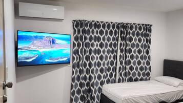 Apartment, 1 Bedroom, Accessible | Room amenity