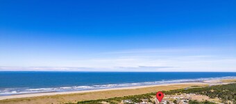 3BR Beachfront Home | Fireplace | Dogs OK