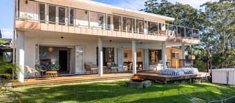 Collingwood Villa- Waterfront and Pet Friendly home