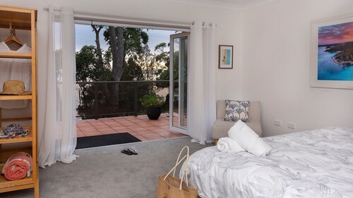 Collingwood Villa- Waterfront and Pet Friendly home