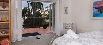 Collingwood Villa- Waterfront and Pet Friendly home