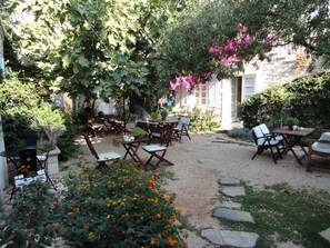 Outdoor dining - Icirliev Alacati (Çeşme)