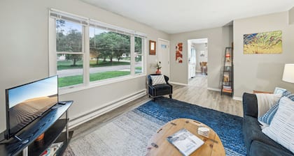 Quaint Stillwater Retreat Near Downtown - 5 Minutes to Downtown Stillwater