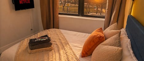 Iron/ironing board, travel cot, free WiFi, bed sheets