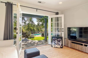 TV, fireplace, stereo - Oak and Stone | Pool + Glen Ellen Wine Country (Glen Ellen)