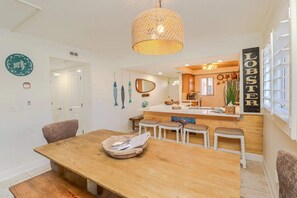 Dining - New Rental! Free Fun and Beach Gear Credit (St. Augustine)