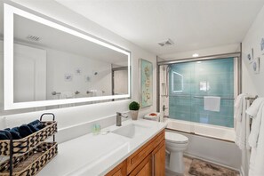 Shower, hair dryer, towels, shampoo - New Rental! Free Fun and Beach Gear Credit (St. Augustine)