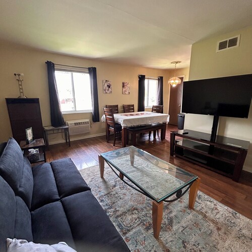 The Peaceful Landing. Comfortable apartment in Miamisburg!