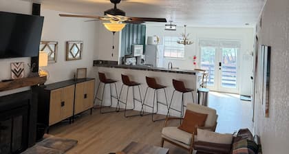 2-bedroom condo in peaceful Ruidoso with cool AC breeze