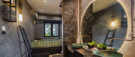 House, 3 Bedrooms, Balcony | Spa