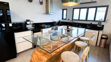 House, 3 Bedrooms, Balcony | Dining room