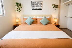 Room - It's Always Sunny in this Roma Norte Apartment (Mexico City)