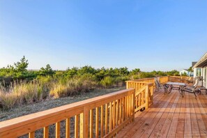 Terrace/patio - Oceanfront | Game Room | Clamming | Deck (Ocean Shores)