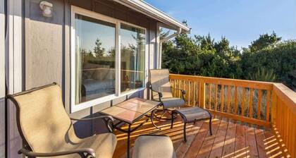 Oceanfront | Game Room | Clamming | Deck