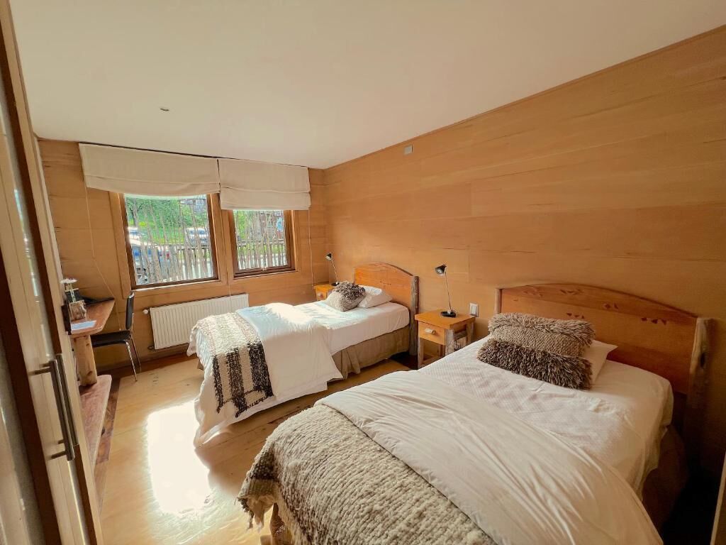 Standard Twin Room, City View | Desk, laptop workspace, free WiFi