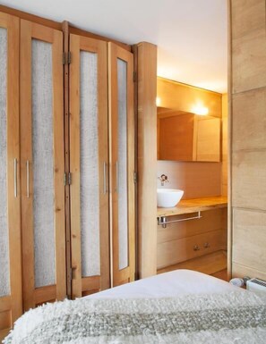 Shower, free toiletries, hair dryer, towels - Palafito 1326 Hotel Boutique (Castro)