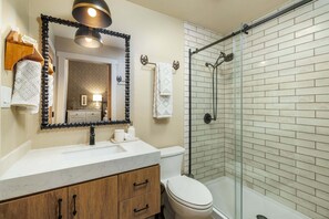 Shower, hair dryer, towels - New! Secluded retreat with Hot Tub and Mountain Views near Bozeman! (Gallatin Gateway)