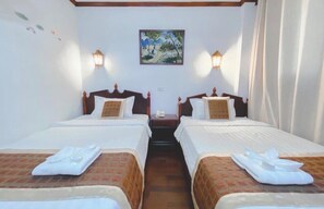 Standard Twin Room | In-room safe, desk, laptop workspace, free WiFi - Khampiane Hotel (Vientiane)