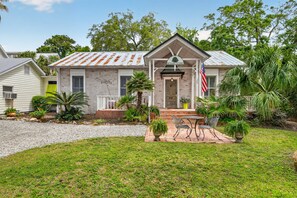 Exterior - Spacious pet friendly large home with plunge pool! (St. Simons Island)
