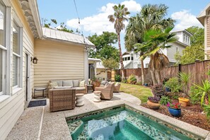 Pool - Spacious pet friendly large home with plunge pool! (St. Simons Island)