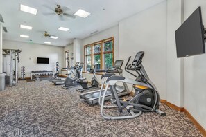 Fitness facility - Beautiful King Room in the Lodge at Mountaineer Square (Crested Butte)