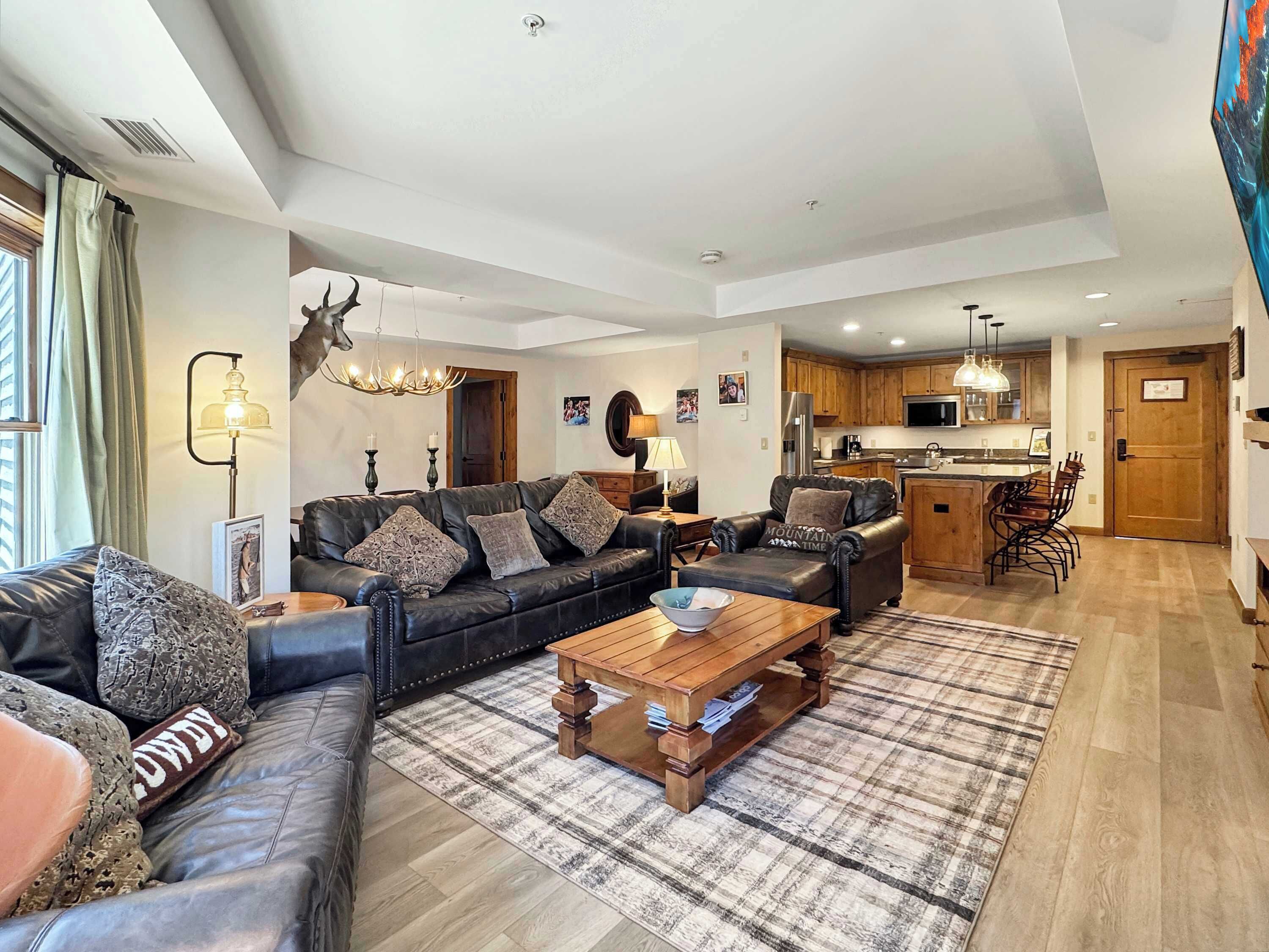 TV, fireplace, offices