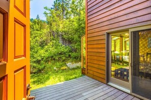 Terrace/patio - Mountain View Home | Near Leavenworth | Sleeps 8 (Leavenworth)