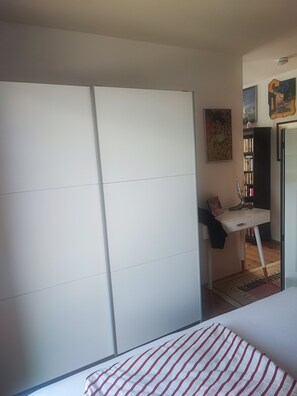 1 camera, Wi-Fi gratuito, lenzuola