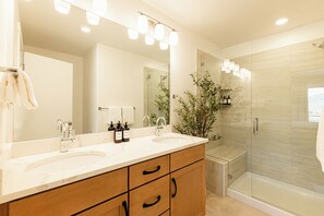 Shower, hair dryer, towels - Adventure Awaits-Hike, Bike, Ski & Water Sports All Just Minutes Away (Heber City)