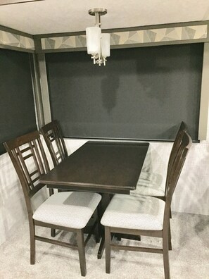 Dining - 2 BR/2 BA Oasis Kayaks, Pool, Beach & Dock Rental (Key Largo)