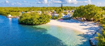 Beachside Retreat w/ Pool, Boat Ramp Dock for Rent
