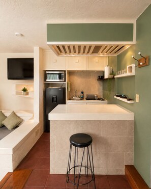 Fridge, microwave, stovetop, cookware/dishes/utensils - Loft 15-min walk to Banorte Stadium (Ciudad de México)