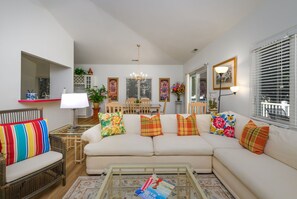Smart TV - Linens provided Beautiful One Level Home Pool Tennis (Ocean View)