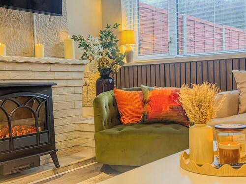 Forest Inspired Home! Near M1 and Superb Locations