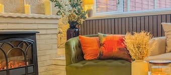 Forest Inspired Home! Near M1 and Superb Locations