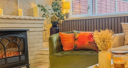 Forest Inspired Home! Near M1 and Superb Locations