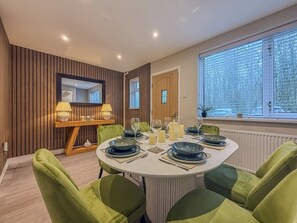 Dining - Beautiful Home Near Sherwood up to 8 (Nottingham)
