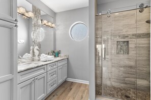 House, Multiple Beds (Beach Pointe 102- The Salty Seahorse) | Bathroom - Beach Pointe 102- The Salty Seahorse (Destin)