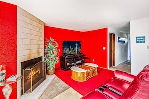 TV, DVD player - Ocean Surf Condo | Queen Bed | Sleeps 4 | Unit 207 (Ocean Shores)