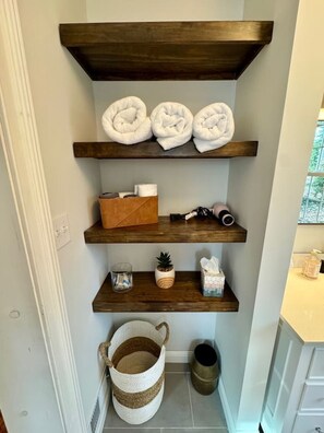 Interior - Bungalow Near HPU, Furniture Market, & Hospital (High Point)