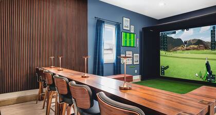Sleep 30, Near Grand Park, Golf Sim, Sauna, Hottub