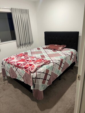 Room, 1 Bedroom - Room-1 Spacious Bedroom Available (Papakura)