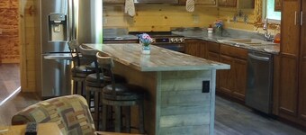 The River Cabin, At Saddler Falls on Spring River with AC. Sleeps 12+