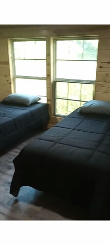 The River Cabin, At Saddler Falls on Spring River with AC. Sleeps 12+