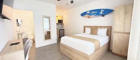 In-room safe, desk, iron/ironing board, free WiFi