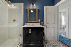 Shower, hair dryer, towels, soap - Near Downtown! Charming bungalow w/ heated pool in Armory Park Historic District (Tucson)