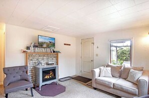 Fernseher, Kamin, Arbeitsbereiche