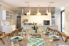 Dining - Nu Leaf Retreat (Pokolbin)